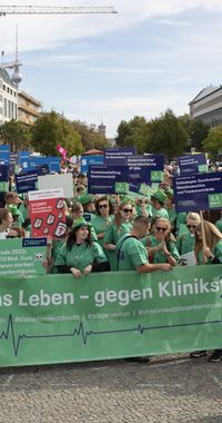 Rund 3.000 waren auf der Kundgebung in Berlin am Brandenburger Tor vertreten