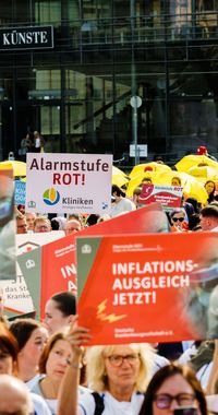 Demo der Deutschen Krankenhausgesellschaft e.V. auf dem Pariser Platz (Brandenburger Tor) in Berlin