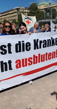 Demo auf dem Stuttgarter Schlossplatz der Baden-Württembergischen Krankenhausgesellschaft