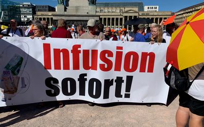 Demo auf dem Stuttgarter Schlossplatz der Baden-Württembergischen Krankenhausgesellschaft